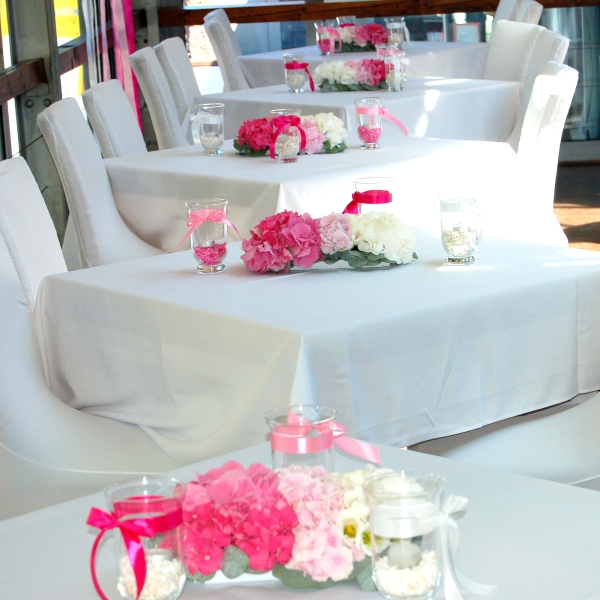 Svatebn� hostina