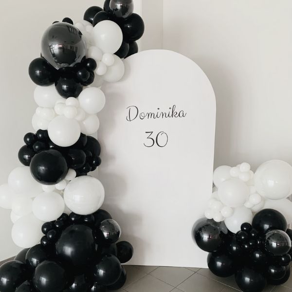 �erno b�l� pozad�