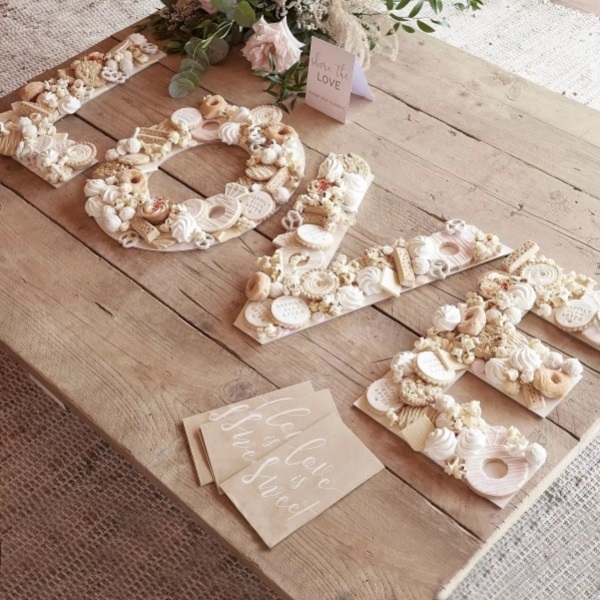 Sada na sladkosti na svatebn� st�l - LOVE