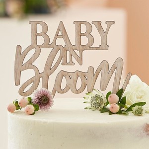 DEKORACE na dort d�ev�n� Baby in bloom 14,5cm