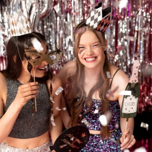 Rekvizity do fotokoutku Silvestr Let�s party 9 ks
