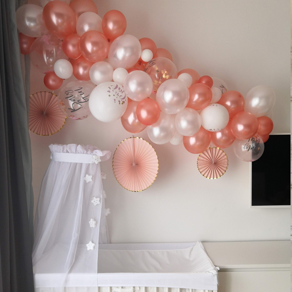 Mali�k� girlanda s rozety