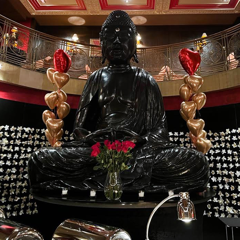 Valent�nsk� dekorace v Budha baru