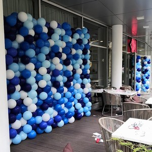 Modr� balonky