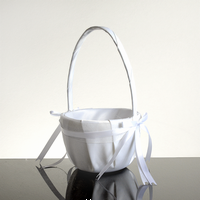 Ko� b�l� - k dispozici 3 ks