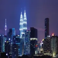 Vliesov� fototapeta na zed' No�n� Petronas Twin Towers | 155 x 110 cm | FTNM 2672